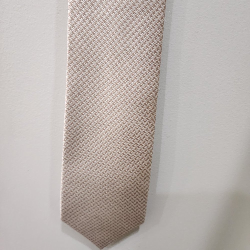Perfect Tie - Picture 3 of 3